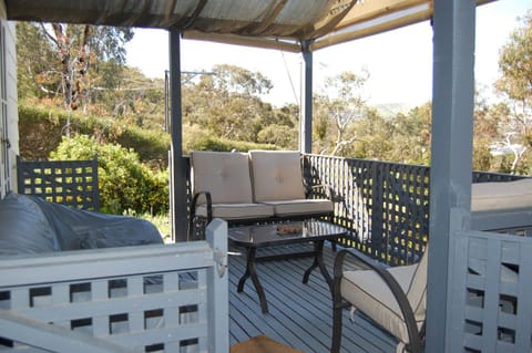 Quaint Cottage Nestled Amongst the Trees House in Victor Harbor
