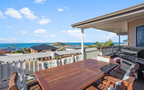 Moet Escape in Style House in Encounter Bay
