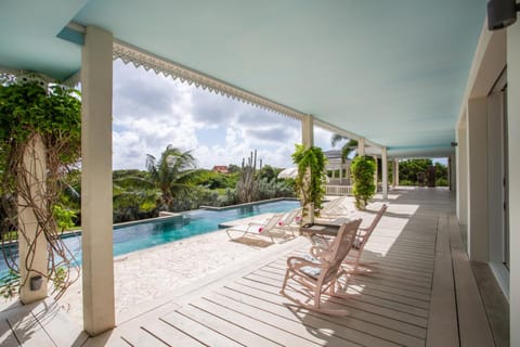A Beautiful Villa Curacao with large pool and tropical garden Chalet in Jan Thiel