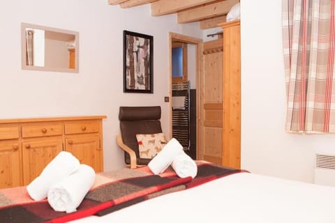 Chalet Fegguese - 4 bedroom chalet with hot-tub Condo in Sainte-Foy-Tarentaise