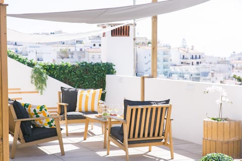 Patio, Balcony/Terrace, Seating area, City view