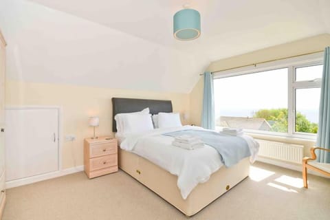 Tara, Spacious Family Home, Wonderful Sea Views House in Ventnor