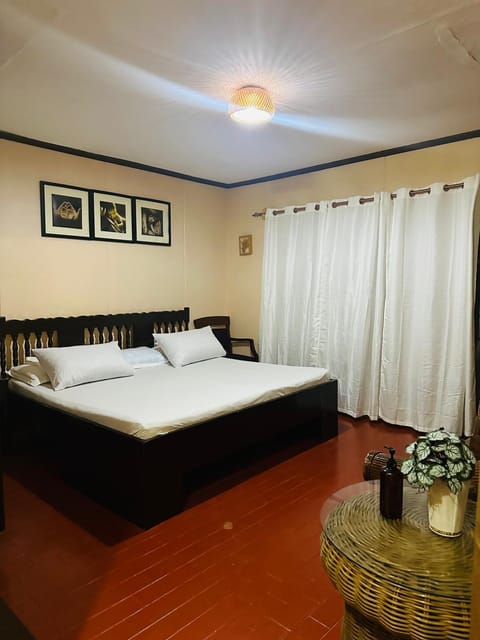 Raneville Hotspring Private Resort Casa in Calamba