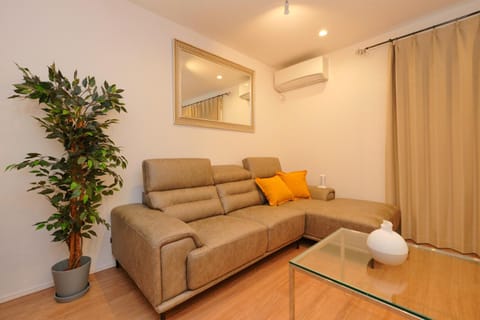 Living room, Seating area, air conditioner