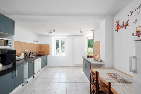 Le Verdier - Charmante maison pour 10 avec jardin House in Thiers