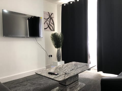 Immaculate 3-Bed House in Nottingham House in Nottingham