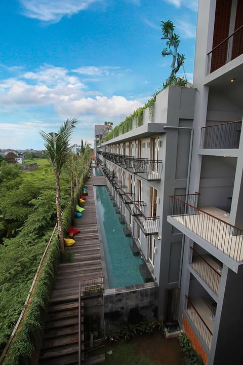 Property building, Swimming pool