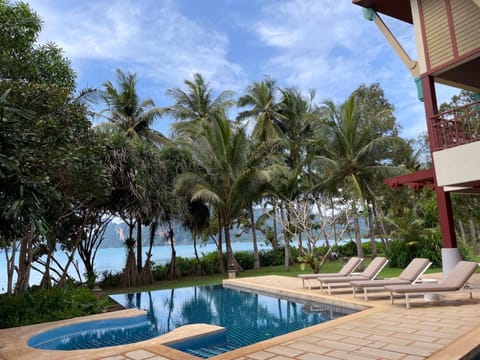 Amatapura Beachfront Villa 1, SHA Certified Villa in Krabi Changwat
