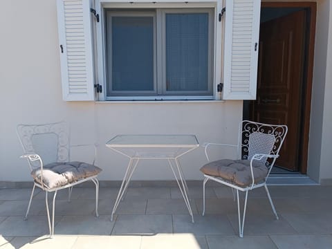 Patio, Balcony/Terrace, Seating area