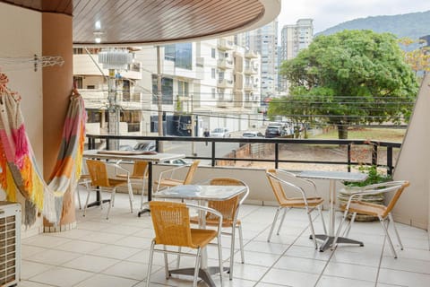 Apartamento Garden na Av Beira Mar em Itapema SQ9077 Condominio in Itapema