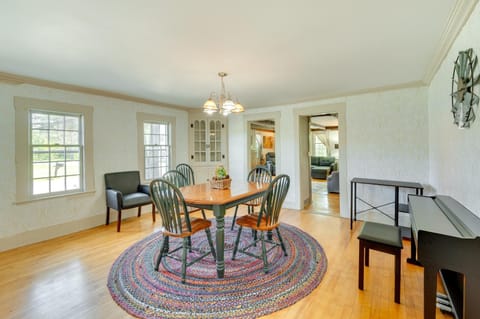Franconia Home with Piano, Fire Pit and Community Pool Haus in Sugar Hill