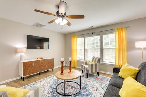 Charming North Charleston Townhome - Pets Welcome! House in Goose Creek