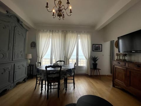 Vue mer, 2 chambres et 2 SDB. Apartment in Saint-Valery-en-Caux