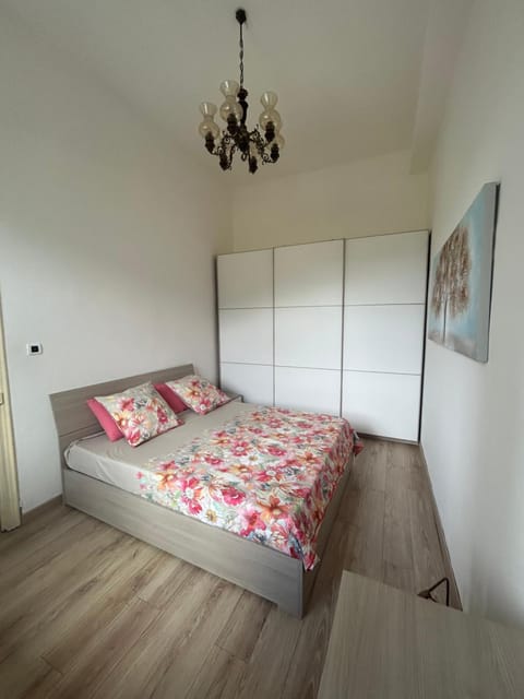 Bedroom, wardrobe