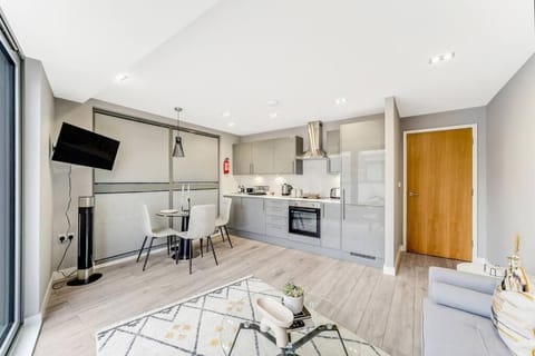 Modern 1 Bed Apt by Old Street / Shoreditch Apartment in London Borough of Islington