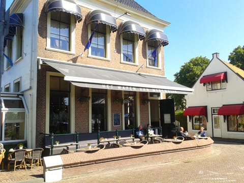 Property building, Facade/entrance