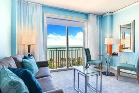 The Palms, Ocean View Studio Located at Ritz Carlton - Key Biscayne House in Key Biscayne