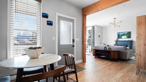 Stylish 1BR Airbnb in Leadville with Mountain Views - Near Skiing - Pets okay Casa in Leadville