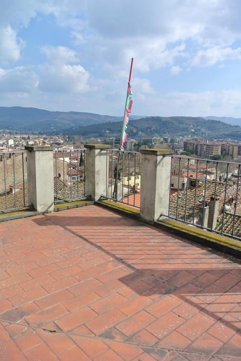 View (from property/room), Balcony/Terrace, City view, Landmark view