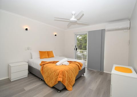 Coast Apartments Large 2 Bed 1 Bathroom with Pool Apartment in Hervey Bay