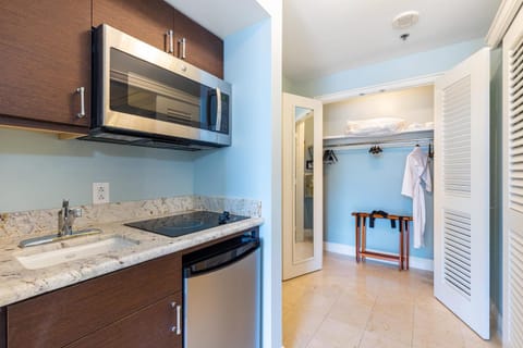Lovely Deluxe Unit Located at Ritz Carlton - Key Biscayne! House in Key Biscayne