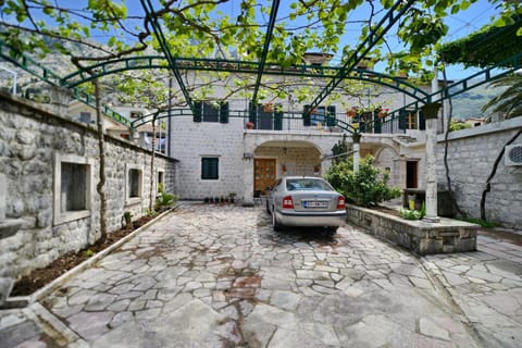 Guesthouse Anita Condo in Dobrota