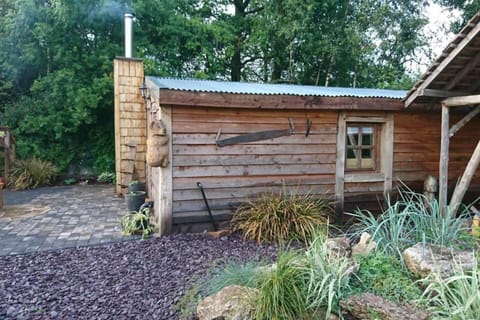 Charming 2-Bed Cabin in Sutton Coldfield House in The Royal Town of Sutton Coldfield