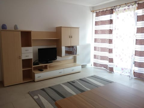 Communal lounge/ TV room, TV and multimedia, Living room