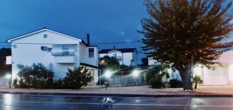 Property building, Street view