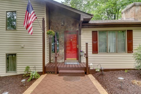 Pet-Friendly Virginia Home with Pool Access House in Massanutten