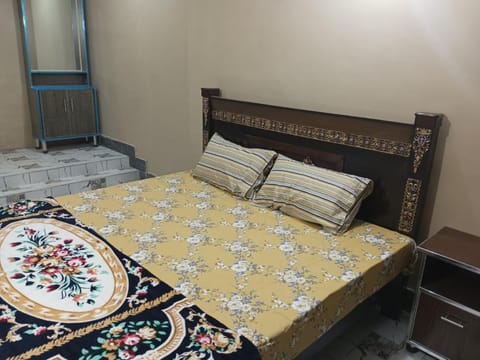 Ibraheem Guest House Bed and Breakfast in Lahore
