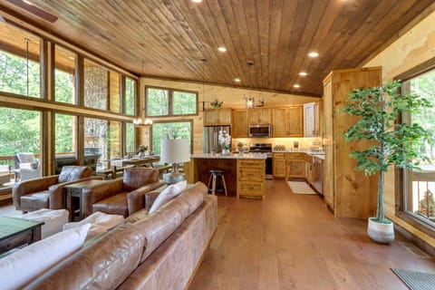 Morganton Cabin with Mountain View and Game Room! House in Union County