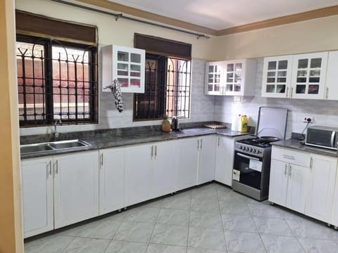 Lovely 2 _ bedroom unit Apartment in Kampala