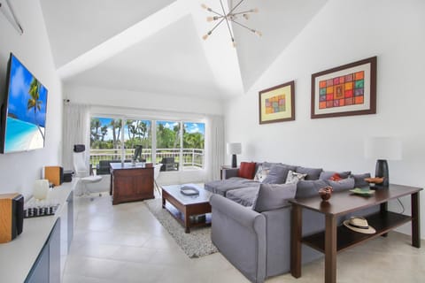 Family-Friendly 4-BR Pool Villa with Jacuzzi & Maid Service in Cocotal Villa in Punta Cana
