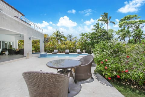 Family-Friendly 4-BR Pool Villa with Jacuzzi & Maid Service in Cocotal Chalet in Punta Cana