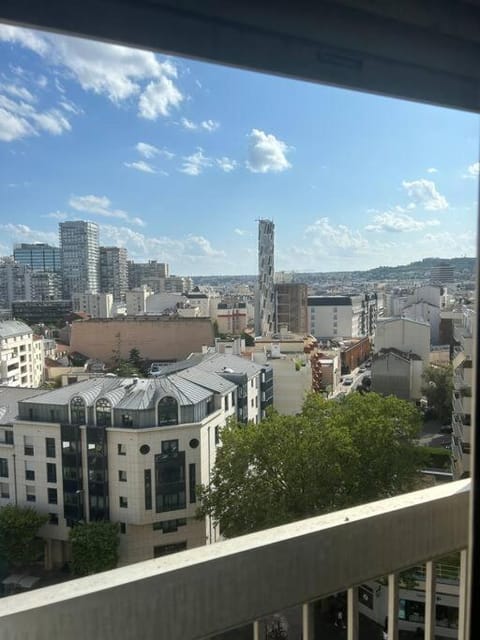 Superbe T2 type loft proche Paris La Défense Arena et 30 min stade de France Apartment in Puteaux