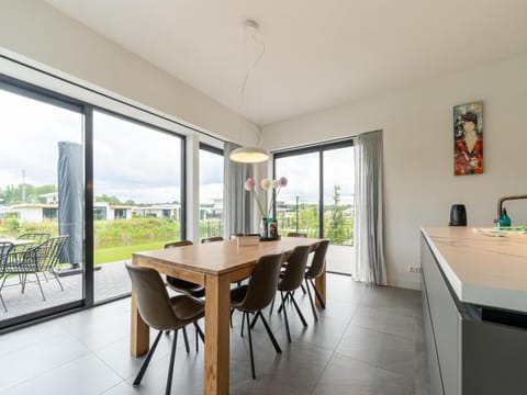 Water villa in Zeewolde with jetty House in Biddinghuizen