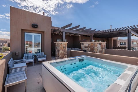 Suncliff Retreat Chalet in St George