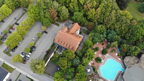 Property building, Day, Natural landscape, Bird's eye view, Parking