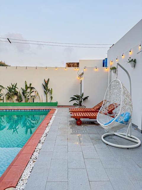 Pool view, Swimming pool, sunbed