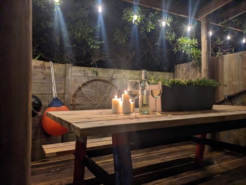 Night, Dining area