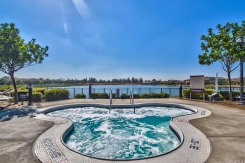 The Lake Stay Maison in Menifee