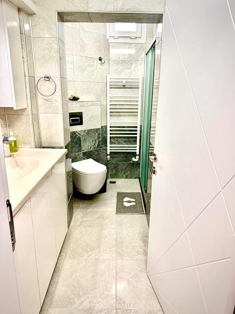 Shower, Toilet, Bathroom