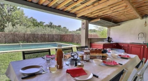 Patio, Pool view, kitchen