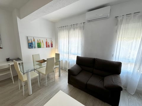 Living room, Dining area, air conditioner