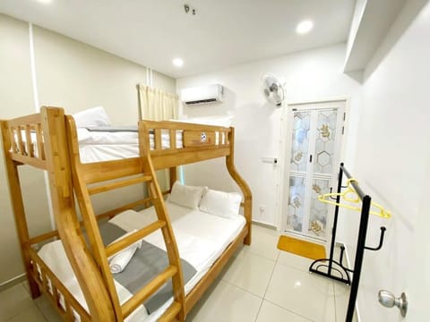 JOVIAL Modern Cozy Suite `Metropol BM BandarPerda Apartment in Penang