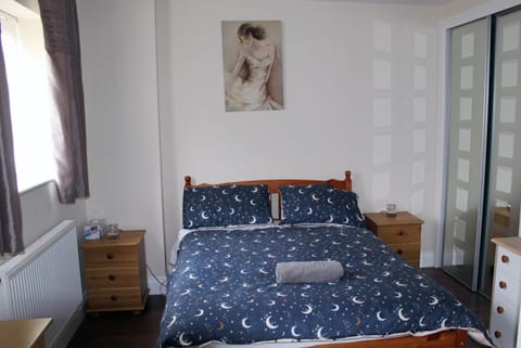 Cosy room with 3 bed spaces in a friendly bungalow Casa vacanze in Aylesbury Vale