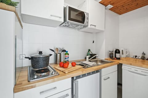 Coffee/tea facilities, Kitchen or kitchenette, dishwasher, minibar, stove, toaster, kitchen