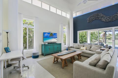 Stunning 3-Bedroom Villa with Pool, Jacuzzi and Maid near Bavaro Beach Villa in Punta Cana