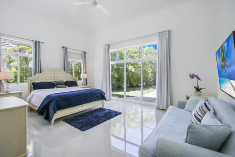 Stunning 3-Bedroom Villa with Pool, Jacuzzi and Maid near Bavaro Beach Villa in Punta Cana